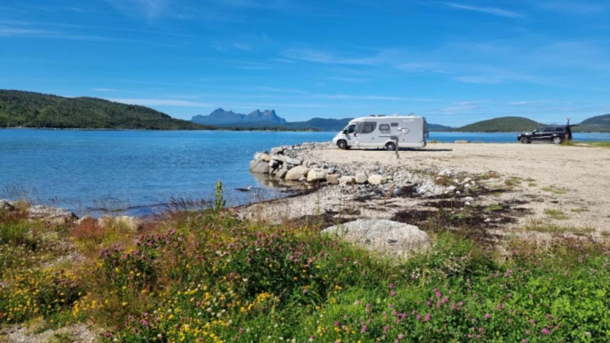 Ulvsvag Gjestgiveri Og Fjordcamping As 외부 사진