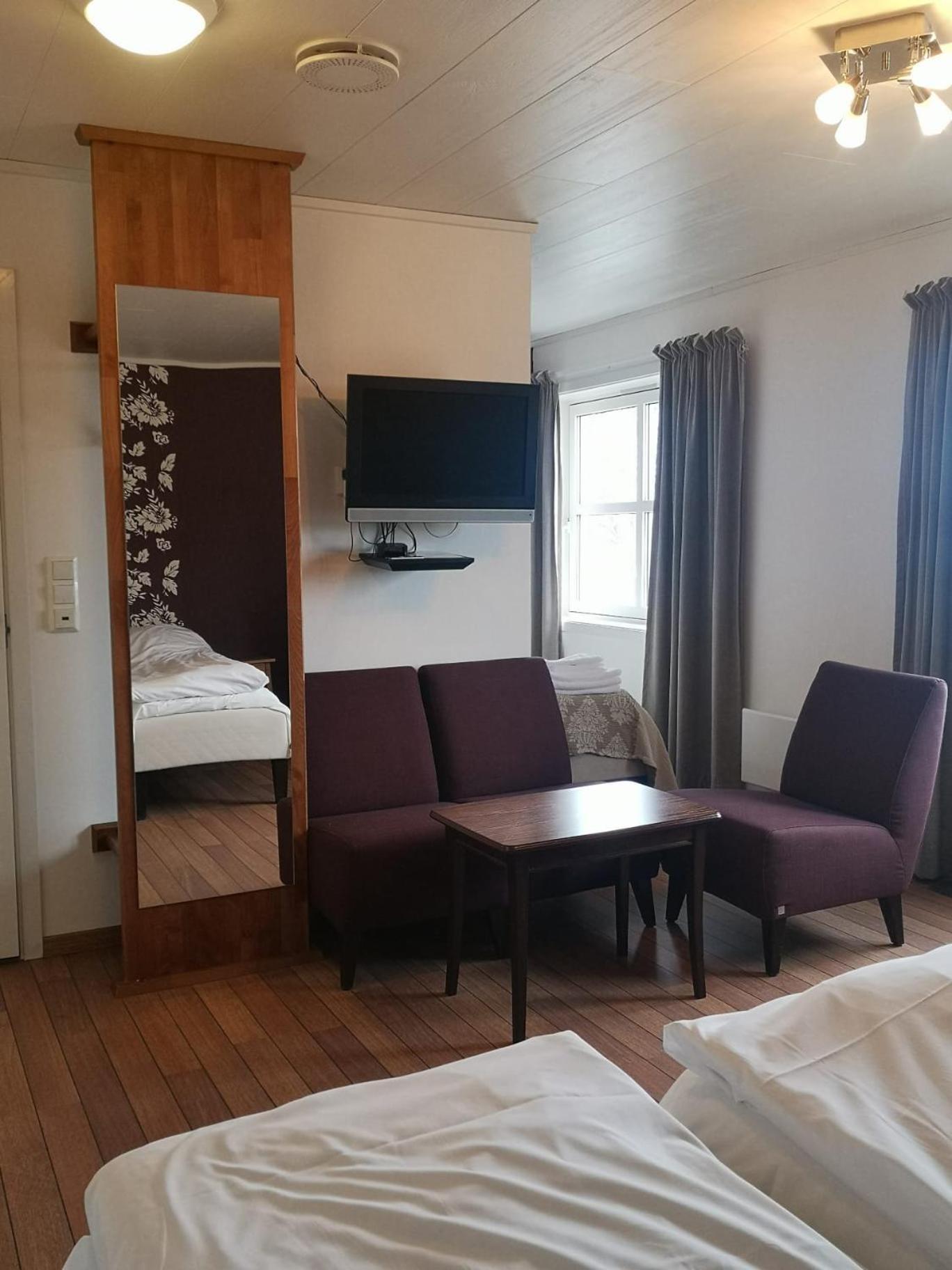 Ulvsvag Gjestgiveri Og Fjordcamping As 외부 사진