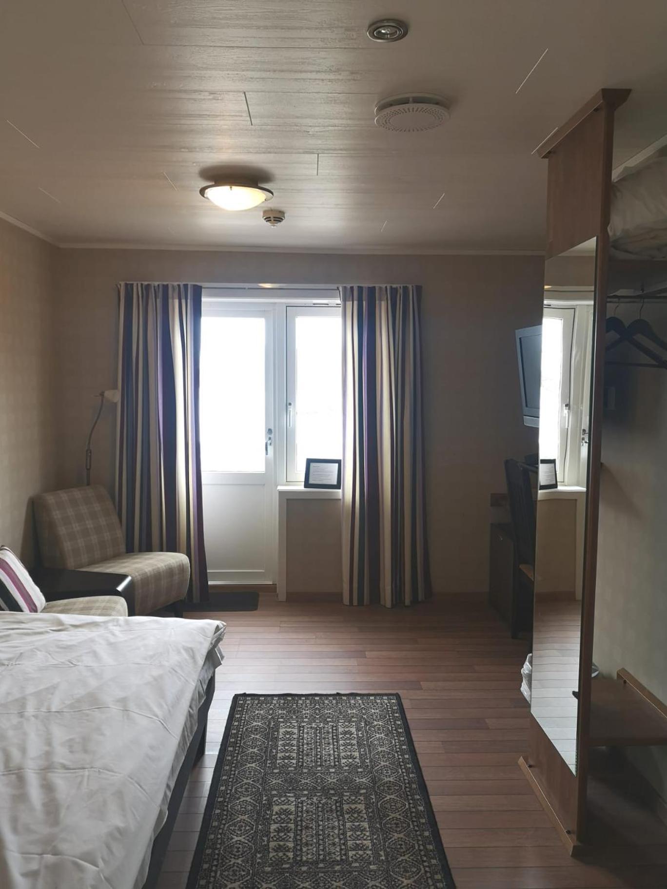 Ulvsvag Gjestgiveri Og Fjordcamping As 외부 사진